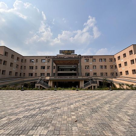 Hotel Rohika Aau-Igh Guwahati Zewnętrze zdjęcie
